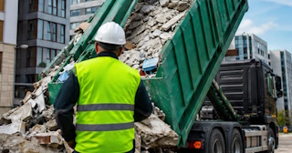 Вывоз строительного мусора в Зеленокумске: услуги лицензированной компании — ПроМусор